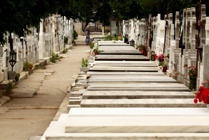 solutia-gasita-de-administratorii-unui-celebru-cimitir-din-sua,-pe-fondul-crizei-de-spatiu,-a-provocat-critici-si-controverse