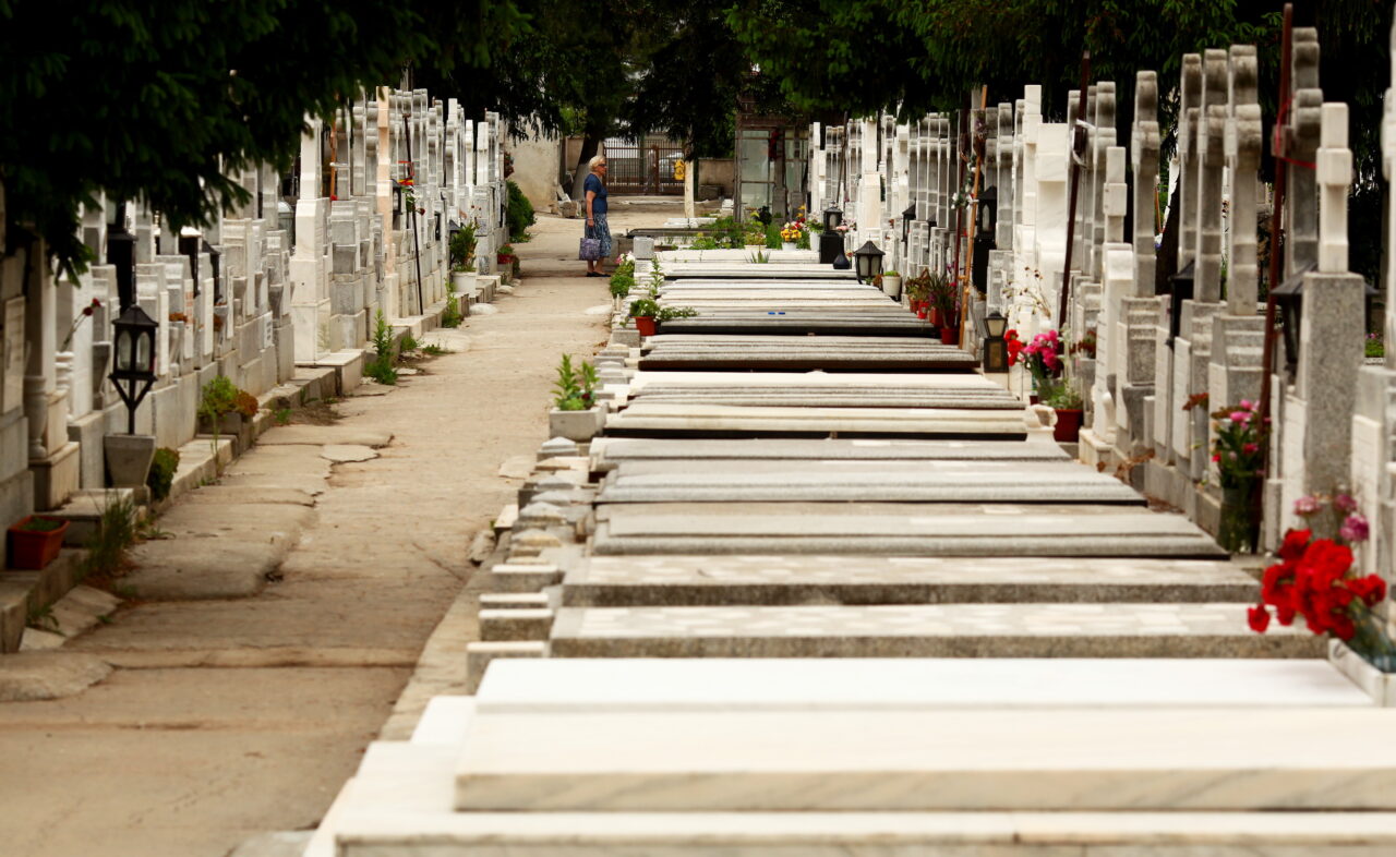 solutia-gasita-de-administratorii-unui-celebru-cimitir-din-sua,-pe-fondul-crizei-de-spatiu,-a-provocat-critici-si-controverse