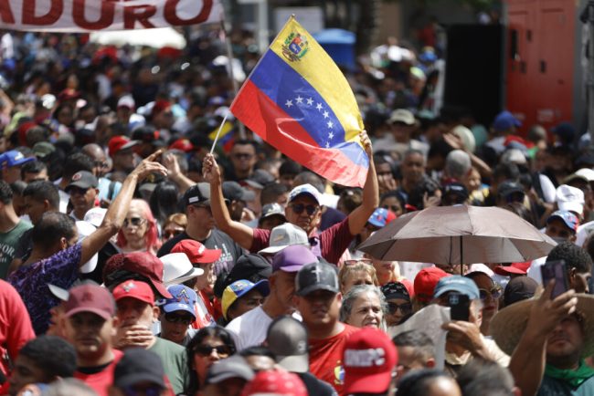 mii-de-venezueleni-au-iesit-in-strada-la-caracas-pentru-eliberarea-lui-nicolas-maduro