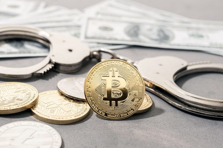 bitcoin-a-scazut-sub-pragul-de-70.000-de-dolari-pentru-prima-data-din-2024
