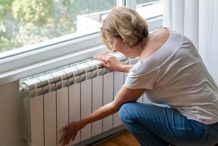 trucul-ieftin-prin-care-puteti-reduce-pierderile-de-caldura.-cum-se-intretine-eficient-un-calorifer