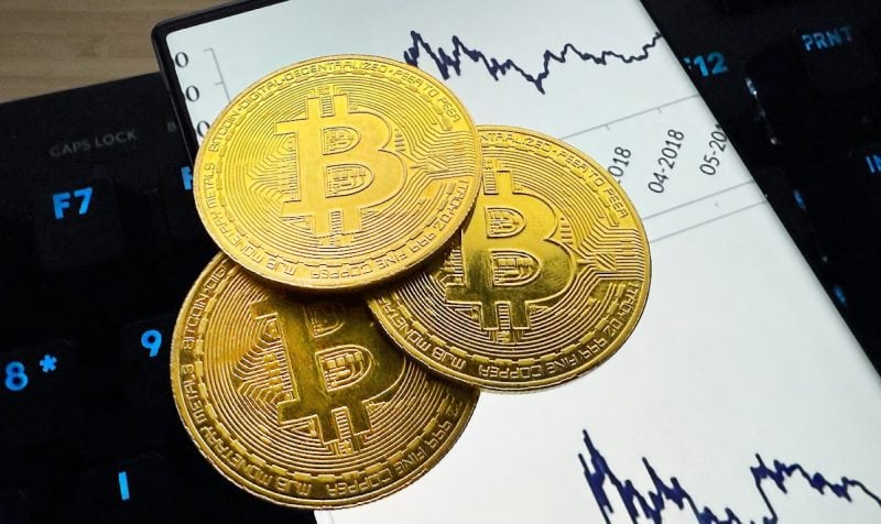 bitcoin-se-prabuseste-la-cel-mai-mic-nivel-din-ultimele-15-luni,-dupa-o-noua-scadere-de-11%