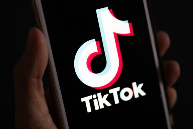 tiktok,-acuzata-de-ue-ca-incalca-regulile-privind-continutul-online-prin-functii-care-dau-dependenta