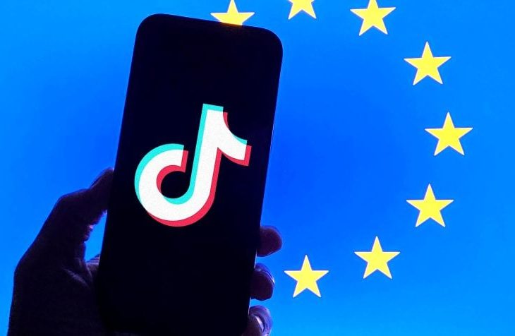 tiktok-ar-folosi-metode-care-imping-spre-dependenta-si-consum-compulsiv.-ue-cere-schimbari-de-design-si-ameninta-cu-amenzi-uriase