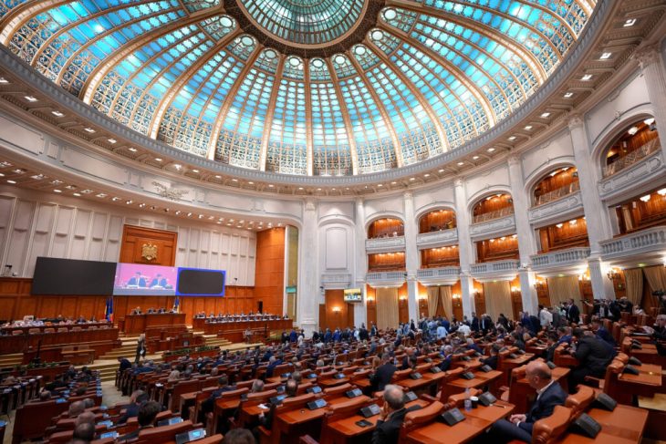 cele-trei-motiuni-depuse-de-opozitie,-dezbatute-chiar-acum-in-senatul-romaniei.-mesajul-presedintelui-senatului:-cine-voteaza-se-aliniaza-cu-aur”
