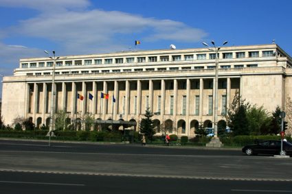 un-fost-premier-vorbeste-despre-o-criza-sociala:-nu-vom-sti-cum-sa-iesim-din-palatul-victoria