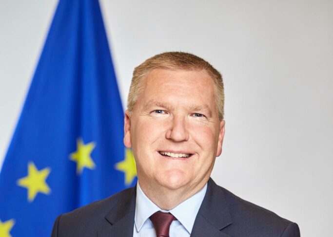comisarul-european-pentru-democratie-si-justitie,-in-vizita-la-bucuresti