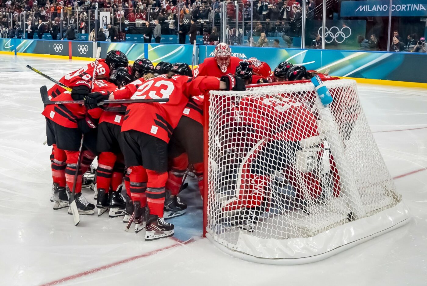 au-fugit-din-satul-olimpic-de-la-milano-si-s-au-mutat-intr-un-hotel-de-5-stele