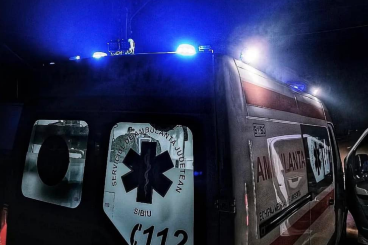 o-femeie-din-iasi-a-nascut-acasa.-ambulanta-a-derapat-la-iesirea-din-sat