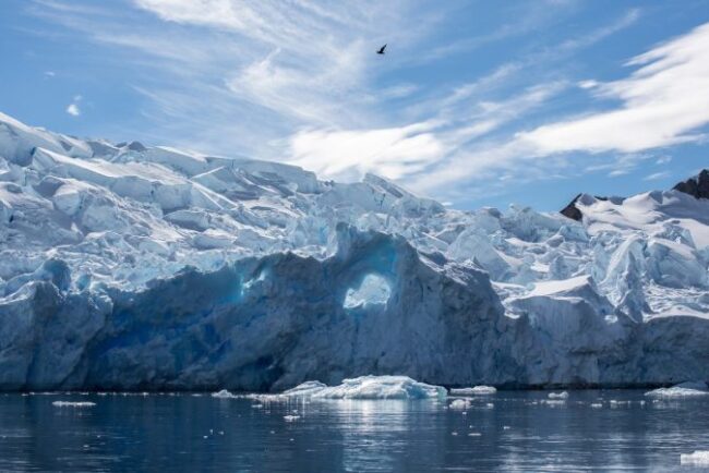 gaura-gravitationala-din-antarctica:-cum-s-a-intensificat-cea-mai-puternica-anomalie-gravitationala-de-pe-pamant-in-urma-cu-30-de-milioane-de-ani