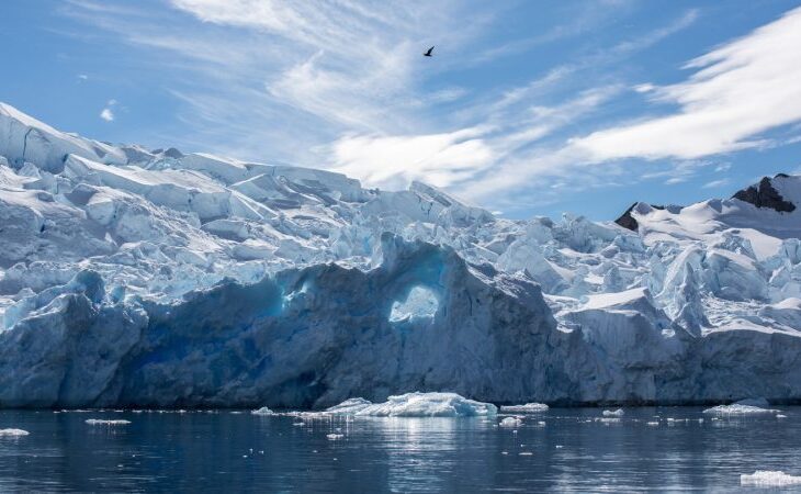 gaura-gravitationala-din-antarctica:-cum-s-a-intensificat-cea-mai-puternica-anomalie-gravitationala-de-pe-pamant-in-urma-cu-30-de-milioane-de-ani
