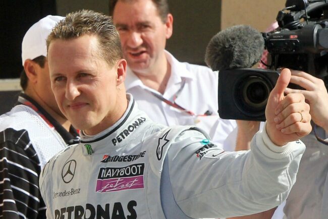 nu-e-o-gluma!-michael-schumacher-a-fost-obligat-sa-dea-inapoi-trofeul-de-campion-mondial-in-formula-1:-am-ramas-uimit