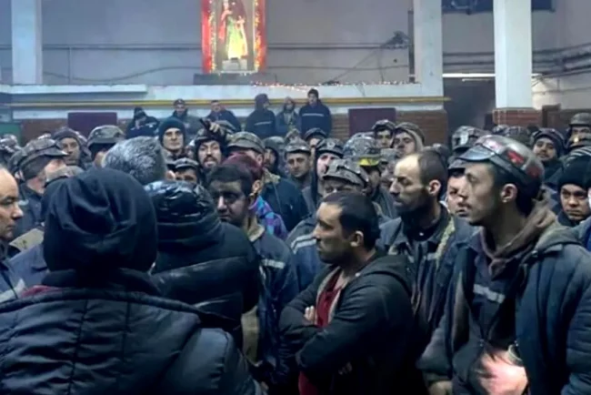 minerii-protesteaza-astazi-4-ore-in-fata-guvernului.-muncitorii-reclama-probleme-majore-la-complexul-energetic-oltenia