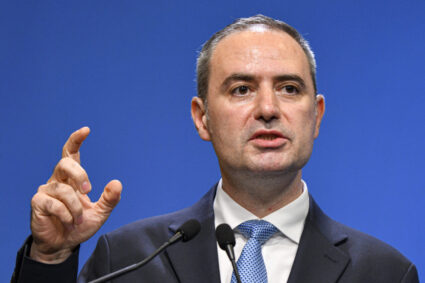 nazare-il-contrazice-pe-caciu:-dobanda-la-care-se-imprumuta-romania-a-coborat-spre-aproximativ-6,4%-pe-an,-cel-mai-scazut-nivel-din-ultimii-2-ani