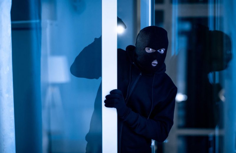 hotii-isi-perfectioneaza-metodele-de-spargere.-ce-este-tehnica-porumbelul-si-cum-actioneaza-mai-nou-infractorii