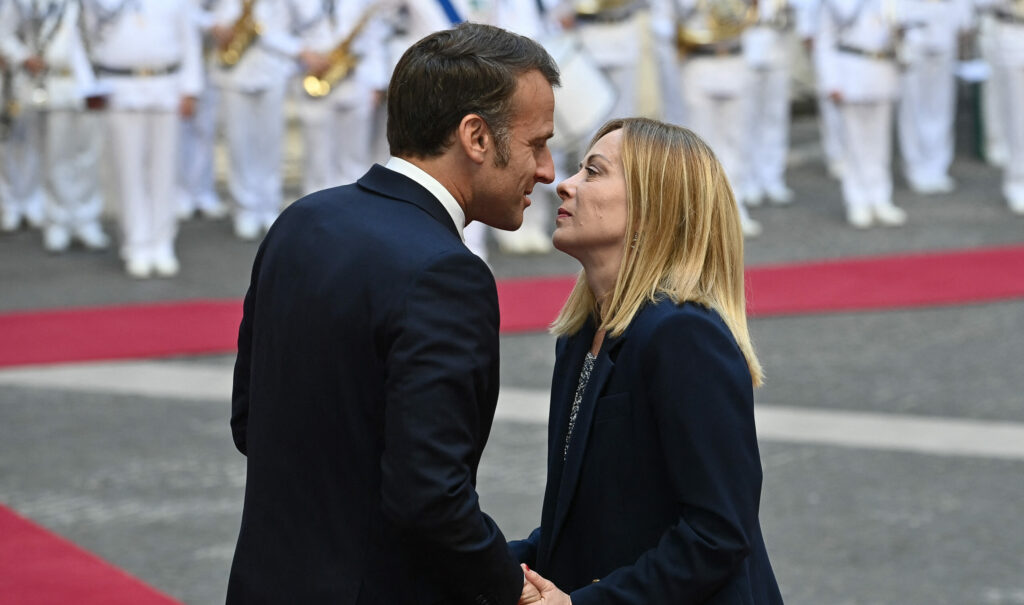 macron-reactie-dura-catre-meloni,-dupa-declaratiile-despre-incidentul-de-la-lyon:-„sa-ramana-fiecare-acasa-si-oile-vor-fi-bine-pazite”