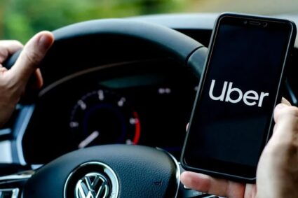 uber-accelereaza-pariul-pe-robotaxiuri-si-statii-de-incarcare:-planul-prin-care-vrea-sa-domine-mobilitatea-autonoma