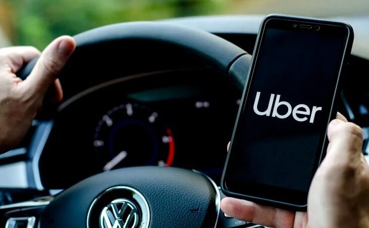uber-accelereaza-pariul-pe-robotaxiuri-si-statii-de-incarcare:-planul-prin-care-vrea-sa-domine-mobilitatea-autonoma