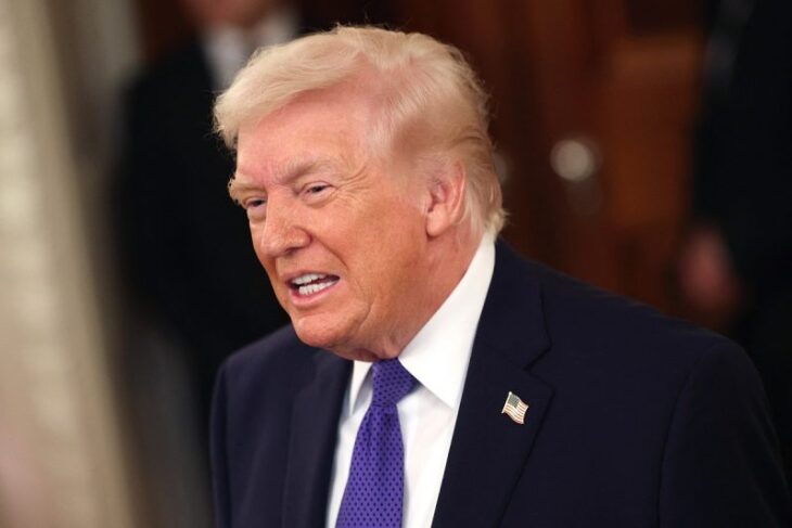 trump-reactioneaza-dupa-afirmatiile-lui-obama-si-cere-declasificarea-dosarelor-despre-ozn-uri:-nu-stiu-daca-extraterestrii-sunt-reali