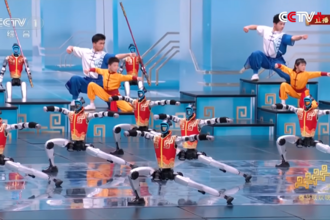 spectacolul-robotilor-umanoizi-din-china-specializati-in-arte-martiale.-exista-un-real-motiv-de-ingrijorare-pentru-europa?