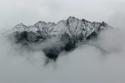 cel-putin-5-persoane-au-murit-intr-o-serie-de-avalanse-in-vestul-austriei