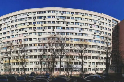 cate-apartamente-are-cel-mai-mare-bloc-din-romania.-este-cat-un-oras-intreg