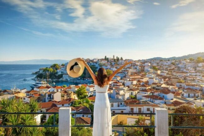 cum-poti-economisi-bani-in-vacanta-din-grecia.-trucurile-romanilor-care-merg-acolo-an-de-an