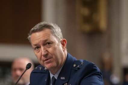 principalul-general-a-lui-trump-avertizeaza-ca-un-atac-asupra-iranului-ar-putea-declansa-un-conflict-prelungit
