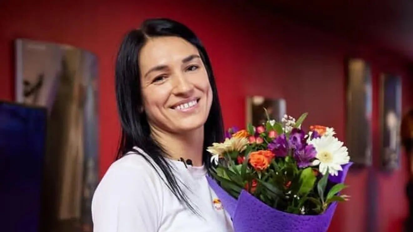 cristina-neagu-n-a-fost-uitata.-aparitie-eleganta-a-legendarei-handbaliste-la-ziua-de-nastere-a-fostei-colege-de-la-csm-bucuresti