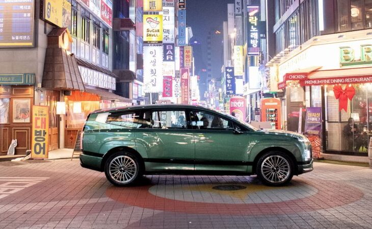 noul-suv-cu-trei-randuri-de-scaune-de-la-hyundai-face-valuri-in-piata-si-merita-toata-atentia.de-ce-este-perfect-pentru-familii-mari