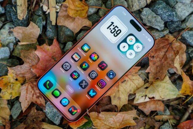 iphone-17-pro-max,-campion-la-ma-razgandesc:-de-ce-il-returneaza-atat-de-multi-utilizatori-la-doar-cateva-luni-de-la-lansare