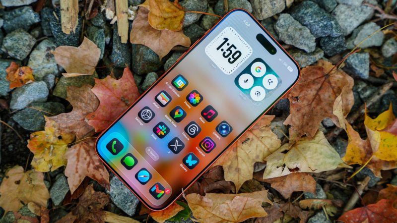 iphone-17-pro-max,-campion-la-ma-razgandesc:-de-ce-il-returneaza-atat-de-multi-utilizatori-la-doar-cateva-luni-de-la-lansare