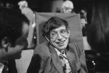 dezvaluiri-din-dosarele-epstein-fizicianul-stephen-hawking-apare-intr-o-fotografie-controversata.-ce-anunt-a-facut-familia