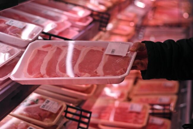 cum-va-fi-etichetata-carnea-de-porc-in-magazinele-din-romania.