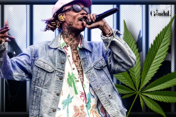 wiz-khalif,-condamnat-definitiv-la-inchisoare-cu-executare-pentru-ca-si-a-aprins-un-joint-in-romania