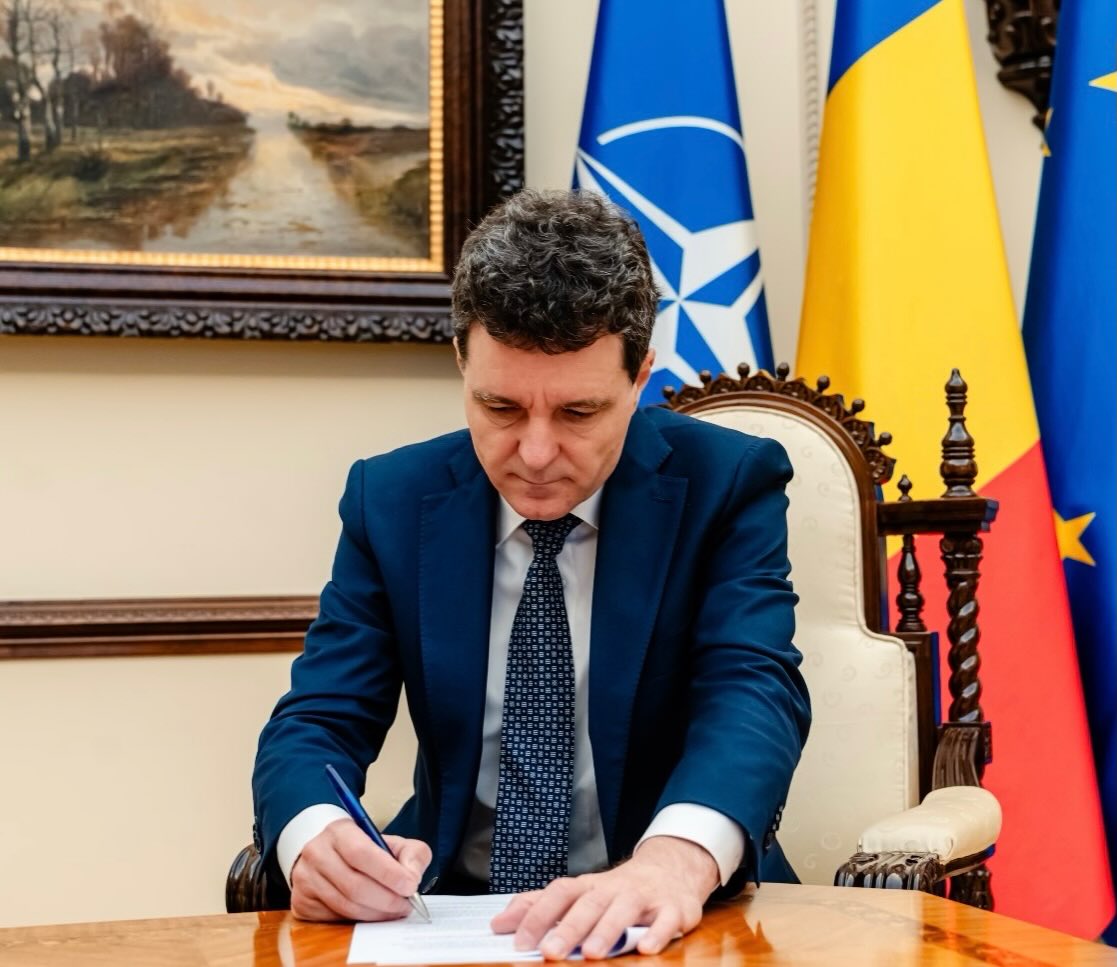 nicusor-dan-tocmai-a-promulgat-legea-pensiilor-speciale.-nicu;or-dan:-„ii-asigur-pe-magistrati-ca-munca-lor-este-respectata”