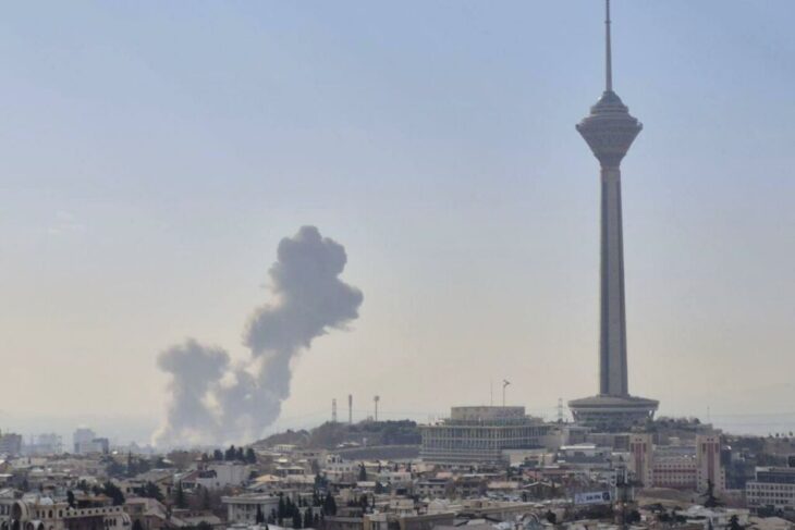 breaking-news-sua-si-israel-ataca-iranul-explozii-si-fum-gros-in-teheran.-trump-declara-ca-sunt-in-curs-operatiuni-militare-majore-/-stare-de-urgenta-in-israel