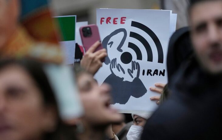 e-timpul-socotelilor:-internetul-din-iran,-la-pamant-dupa-atacuri-cibernetice-in-paralel-cu-loviturile-militare-sua-si-israel