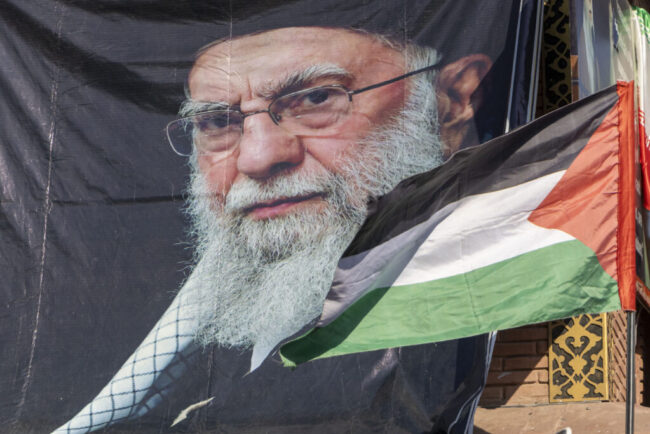 razboiul-din-orientul-mijlociu.-trei-militari-americani-ucisi-in-operatiunea-epic-fury-/-a-fost-numit-succesorul-interimar-al-lui-khamenei-/-trump-spune-ca-iranul-vrea-sa-discute-/-iranul-ataca-si-baze-militare-unde-sunt-stationati-soldati-germani