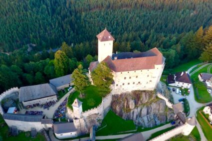 casa-pe-pamant-de-la-zero-in-alpi.-teren-pentru-locuinte-gratuit-intr-o-tara-europeana-de-poveste