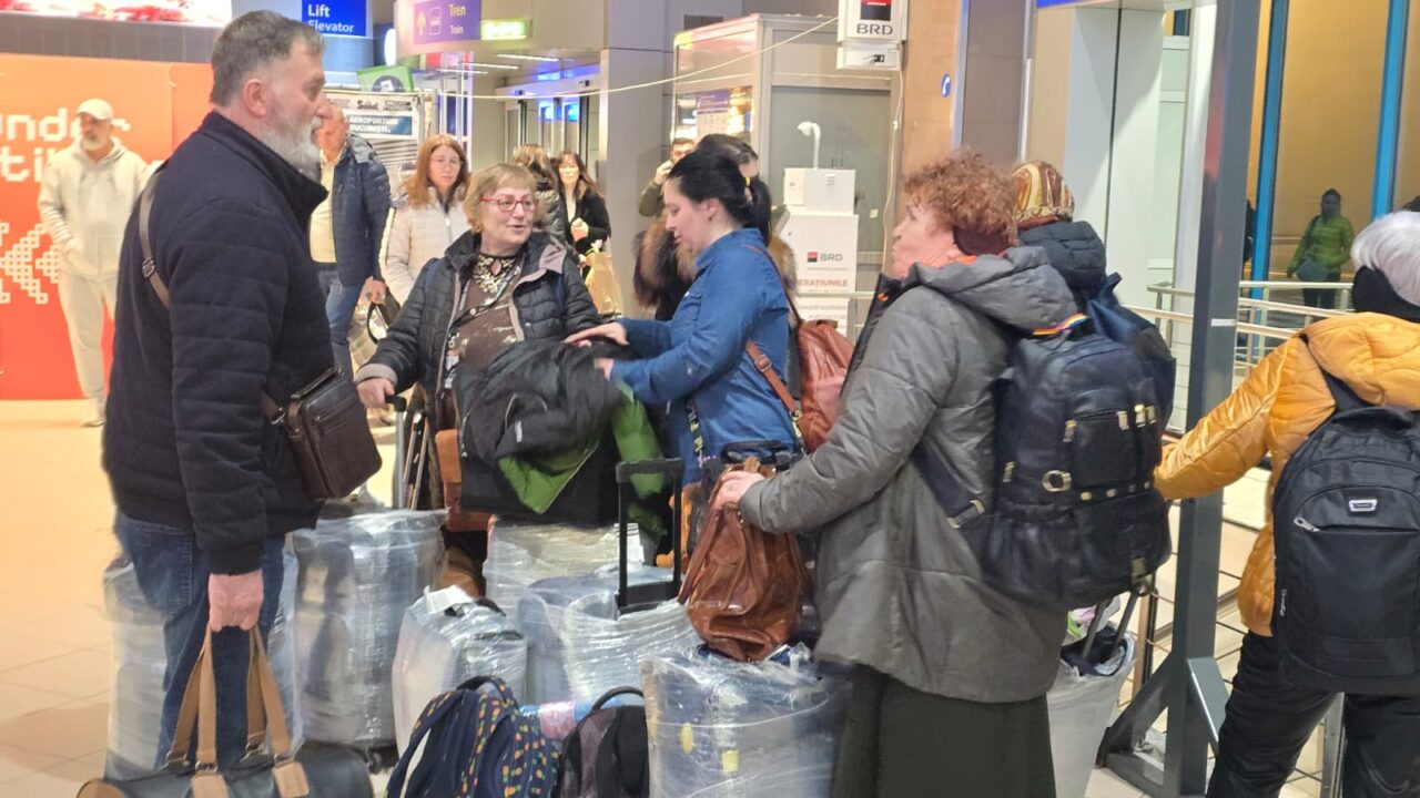 318-romani,-evacuati-din-infernul-din-israel,-au-aterizat-in-siguranta-in-romania-am-zis-ca-nu-mai-ajungem-acasa.-multumim-lui-dumnezeu-ca-am-scapat