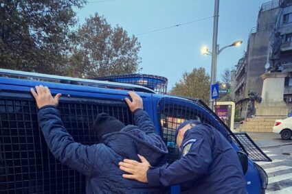 doua-femei-din-judetul-botosani,-mama-si-fiica,-au-fost-atacate-si-jefuite-in-propria-casa.-cine-era-autorul-si-cu-ce-arma-si-a-amenintat-victimele