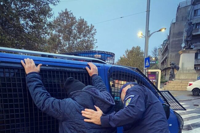 doua-femei-din-judetul-botosani,-mama-si-fiica,-au-fost-atacate-si-jefuite-in-propria-casa.-cine-era-autorul-si-cu-ce-arma-si-a-amenintat-victimele