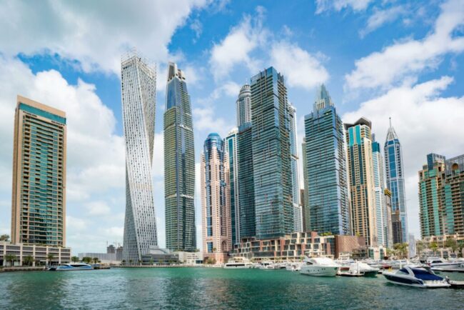 politia-din-dubai-indeamna-publicul-sa-nu-posteze-fotografii-cu-locatii-de-securitate-si-infrastructura-critica