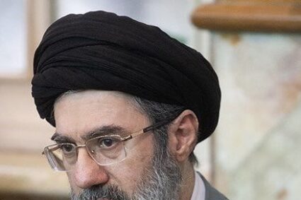 cine-este-mojtaba-khamenei,-fiul-lui-ali-khamenei-si-posibilul-urmator-lider-suprem-al-iranului