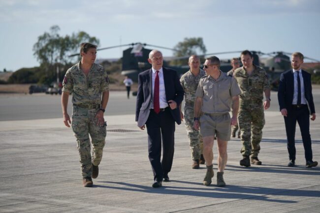 secretarul-britanic-in-aparare-se-va-intalni-cu-omologul-cipriot,-pe-fondul-atacului-asupra-bazei-militare-britanice-din-cipru