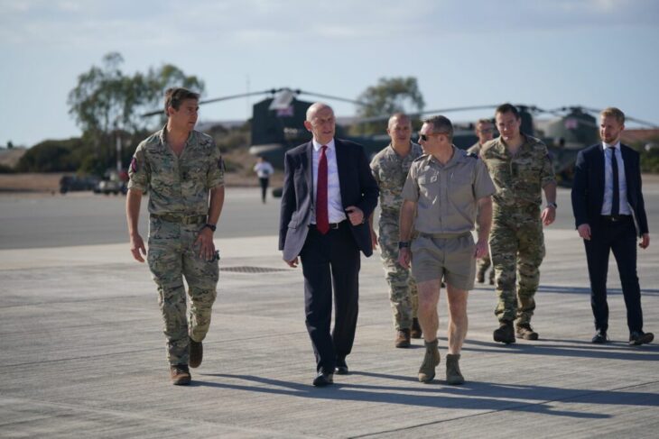 secretarul-britanic-in-aparare-se-va-intalni-cu-omologul-cipriot,-pe-fondul-atacului-asupra-bazei-militare-britanice-din-cipru