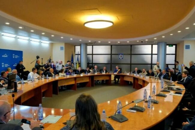 cati-bani-primeste-un-consilier-local-in-2026.-sumele-obtinute-pentru-participarea-la-sedinte