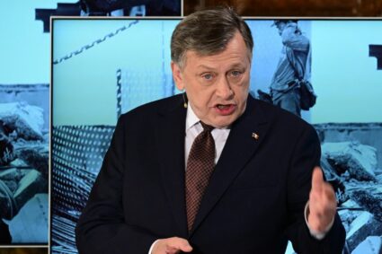 crin-antonescu-intervine-in-scandalul-momentului-–-fiica-lui-victor-ponta:-ceea-ce-i-s-a-intamplat-fiicei-sale-ma-umple-de-scarba-si-de-groaza!/-romania-trebuie-sa-scape-urgent-de-otrava-politica-si-morala-numita-usr