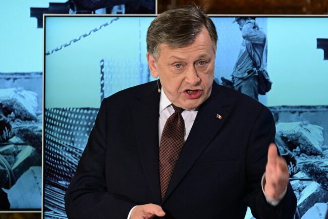 crin-antonescu-intervine-in-scandalul-momentului-–-fiica-lui-victor-ponta:-ceea-ce-i-s-a-intamplat-fiicei-sale-ma-umple-de-scarba-si-de-groaza!/-romania-trebuie-sa-scape-urgent-de-otrava-politica-si-morala-numita-usr